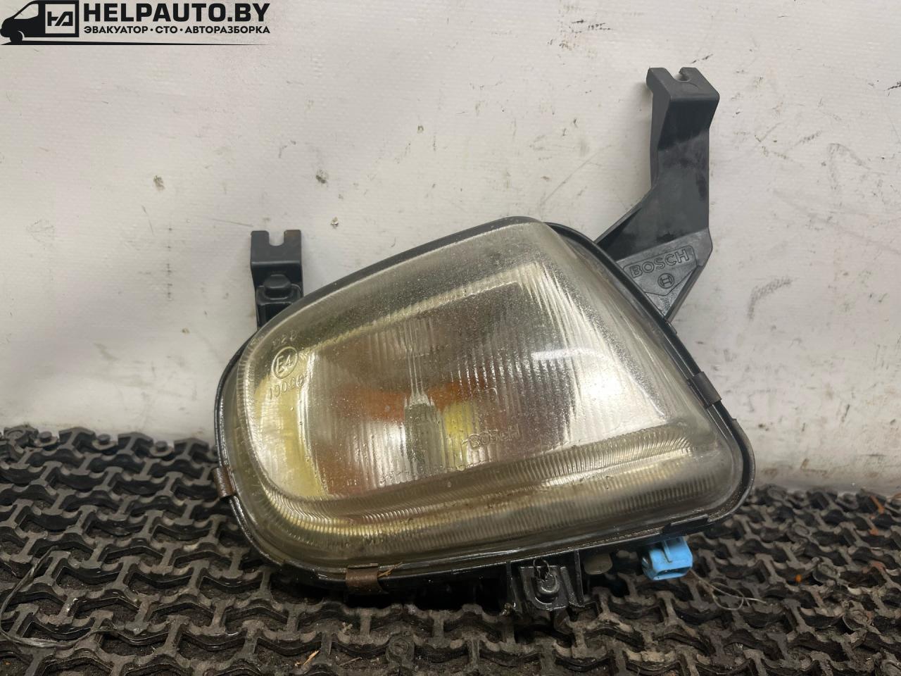 фара противотуманная правая Peugeot 306 1 поколение 1997, 1.9 л., D9B (XUD9A), дизель, МКПП, белый, универсал, передний привод, 19008, 0305053002 - фото №1
