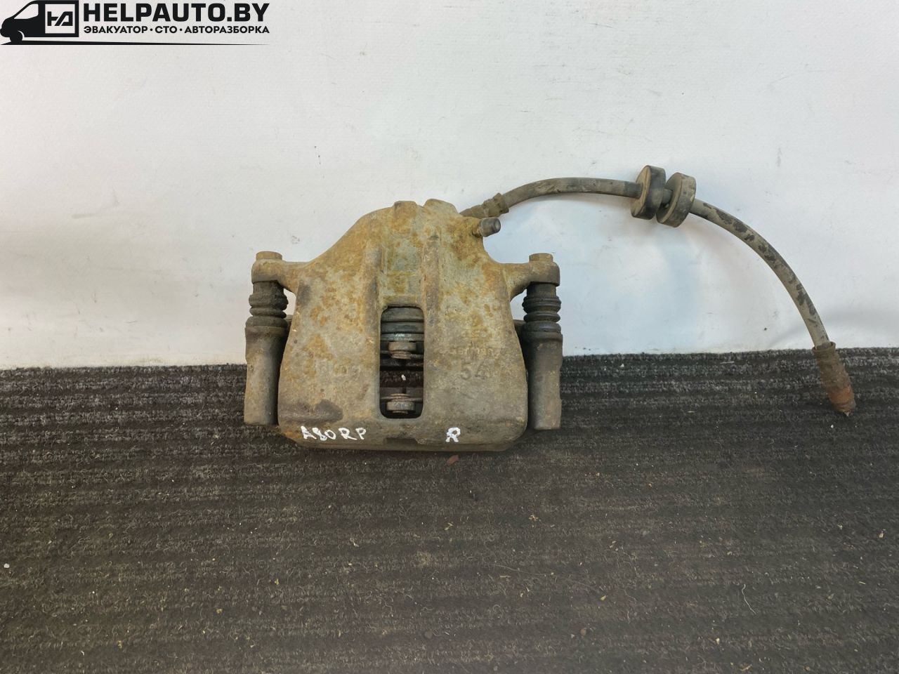 суппорт передний правый Audi 80 B3 89/B3 1991, 1.8 л., бензин, МКПП, серый, седан, передний привод - фото №1