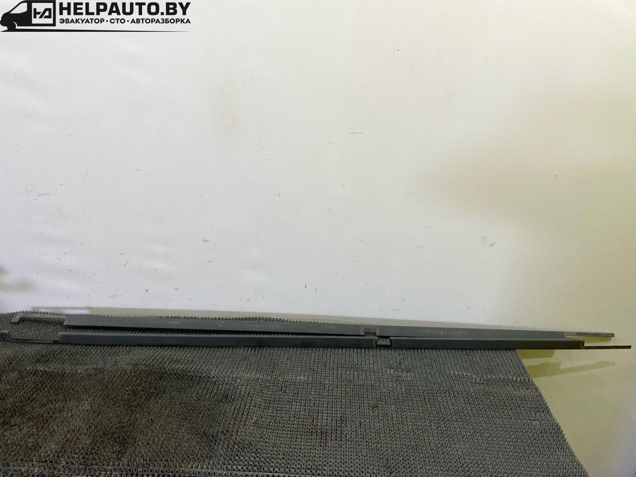 молдинг (накладка кузовная) Opel Astra G 1998, 1.4 л., X 14 XE, бензин, МКПП, серебро, универсал, передний привод - фото №1