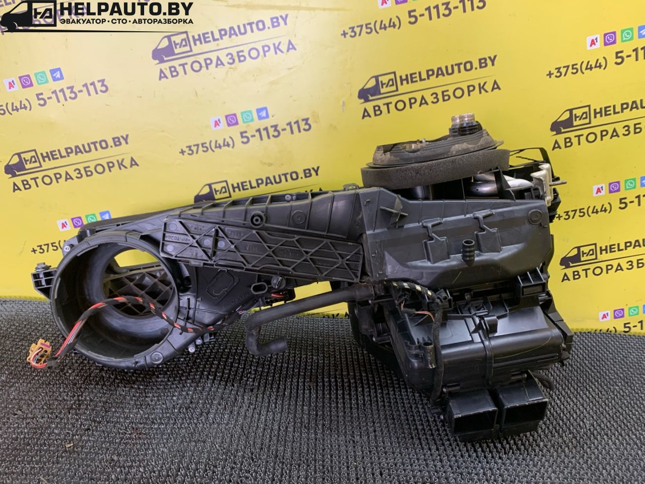 испаритель кондиционера Volkswagen Golf 5 поколение 2008, 1.4 л., BUD, бензин, 5МКПП, синий, хетчбэк 5 дв., передний привод - фото №1