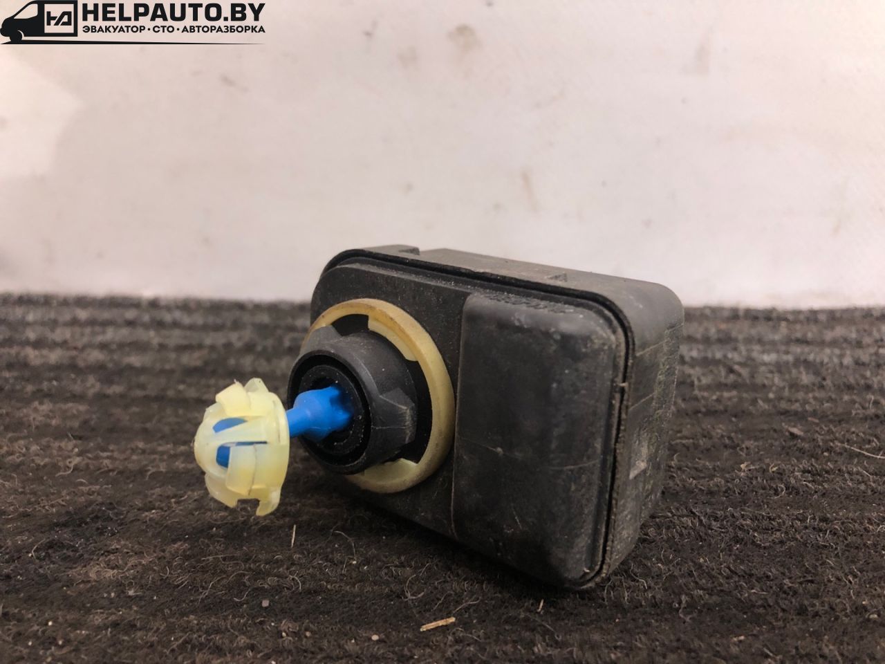 корректор фар Dodge Caliber 1 поколение 2008, 1.8 л., бензин, МКПП, красный, хетчбэк 5 дв., передний привод - фото №1