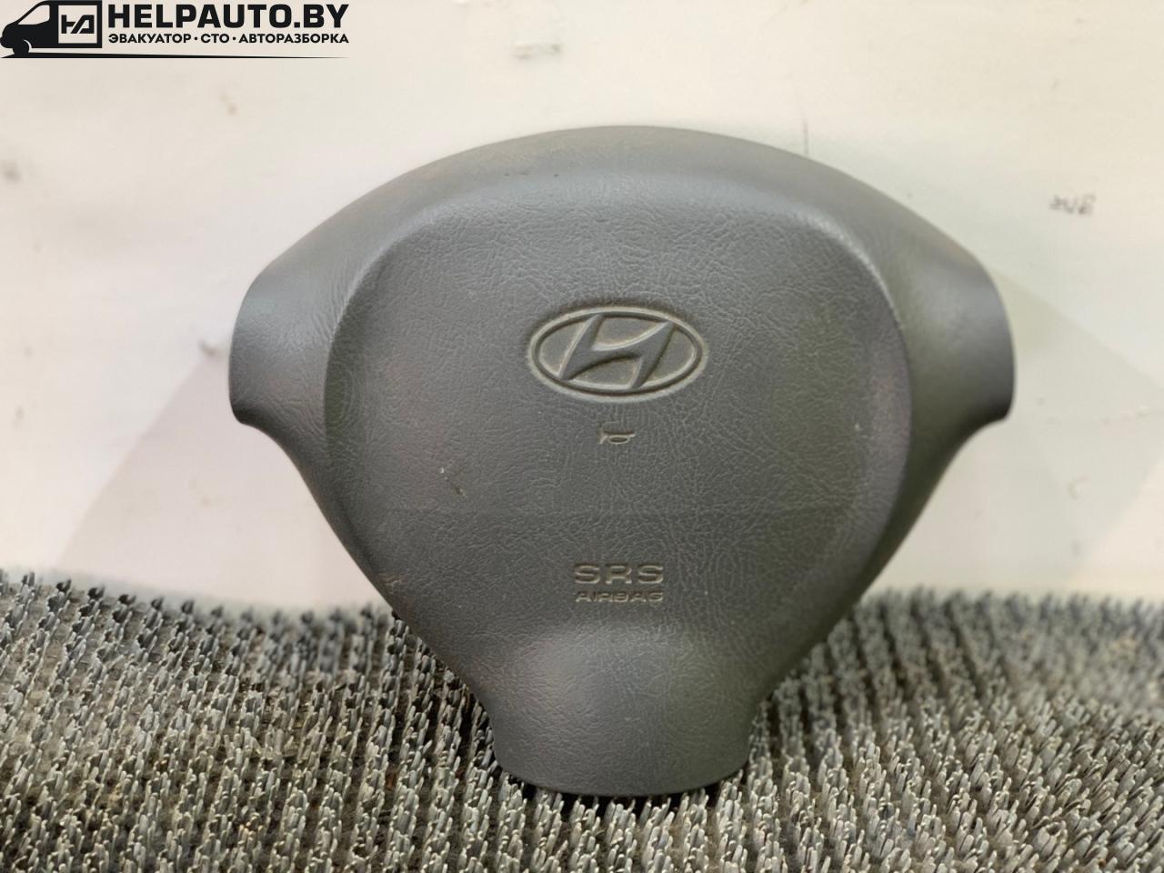 подушка безопасности водителя Hyundai Santa Fe 1 поколение (SM) 2001, 2.4 л., бензин, МКПП, черный, внедорожник 5 дв., передний привод - фото №1