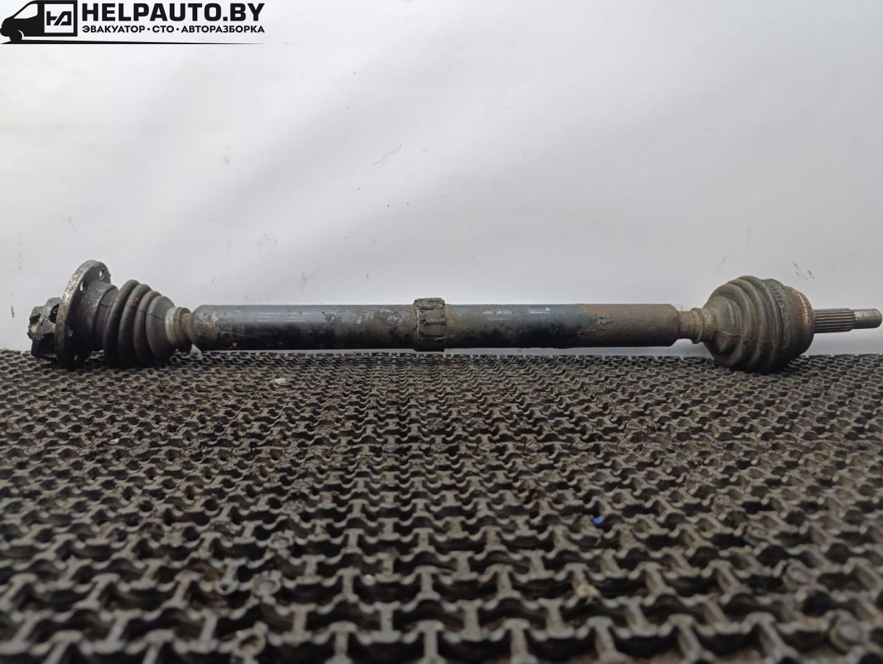 полуось передняя правая (приводной вал, ШРУС) Volkswagen Golf 3 поколение 1994, 1.9 л., D, дизель, МКПП, универсал, передний привод - фото №1