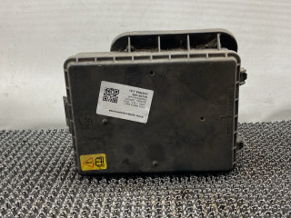 блок предохранителей Ford Sierra 1 поколение [рестайлинг] 1991, 1.8 л., RFN, дизель, 5МКПП, серебристый, седан, задний привод