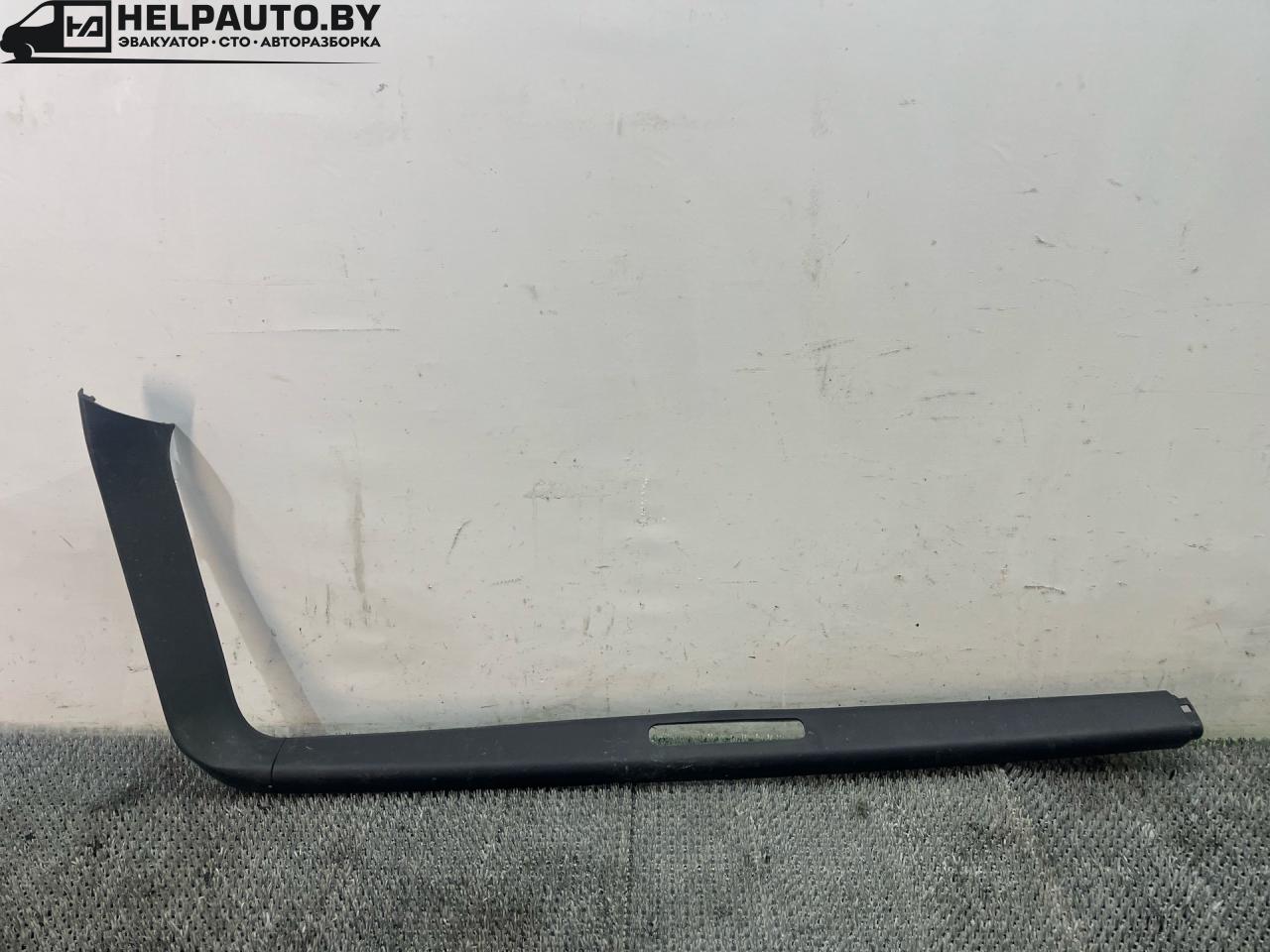обшивка крышки багажника Hyundai Terracan 1 поколение 2003, 2.5 л., D4BH, дизель, АКПП, серебристый, внедорожник 5 дв., полный подключаемый привод - фото №1