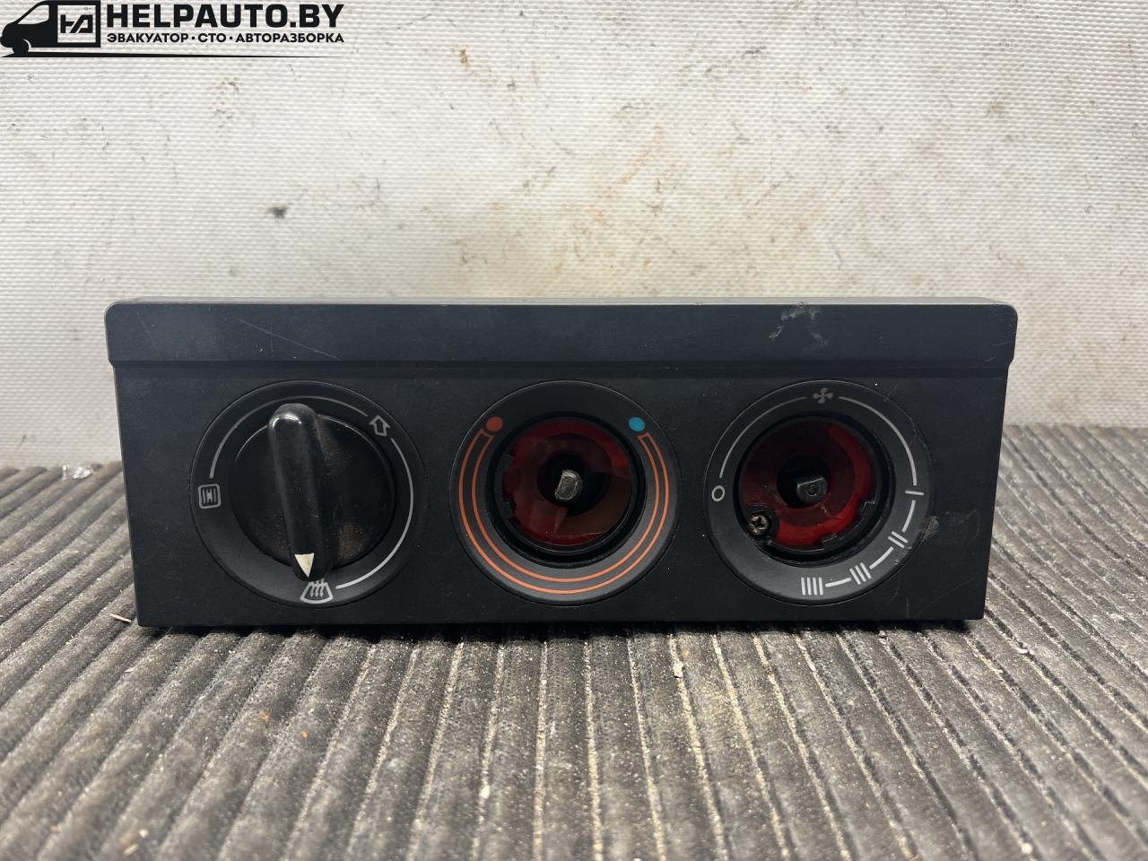 блок управления печки / климат-контроля Audi 80 B3 1988, 1.6 л., дизель, МКПП, седан, передний привод - фото №1