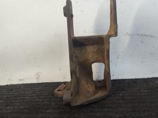 кронштейн двигателя Ford Taurus 4 поколение 2001, 3.0 л., бензин, АКПП, белый, седан, передний привод, YF1P-7E235-BA