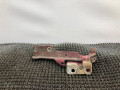 петля капота правая Kia Sorento 1 поколение 2005, 2.4 л., G4JS, бензин, МКПП, красный, внедорожник 5 дв., полный подключаемый привод - фото №3
