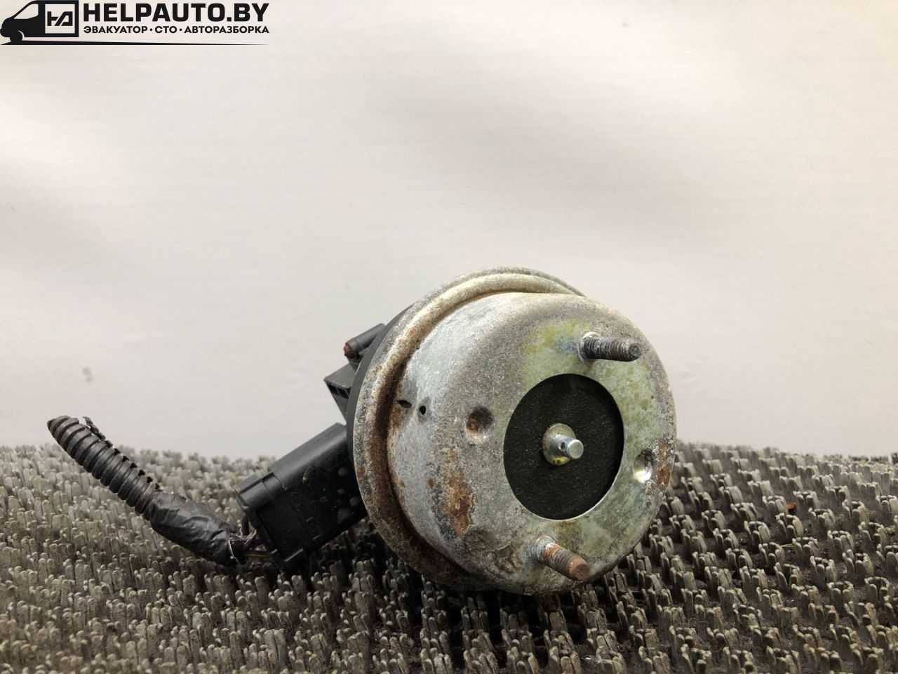 привод круиз-контроля Dodge Caravan 3 поколение RG 1999, 2.4 л., EDZ, бензин, АКПП, темно зеленый, передний привод - фото №1