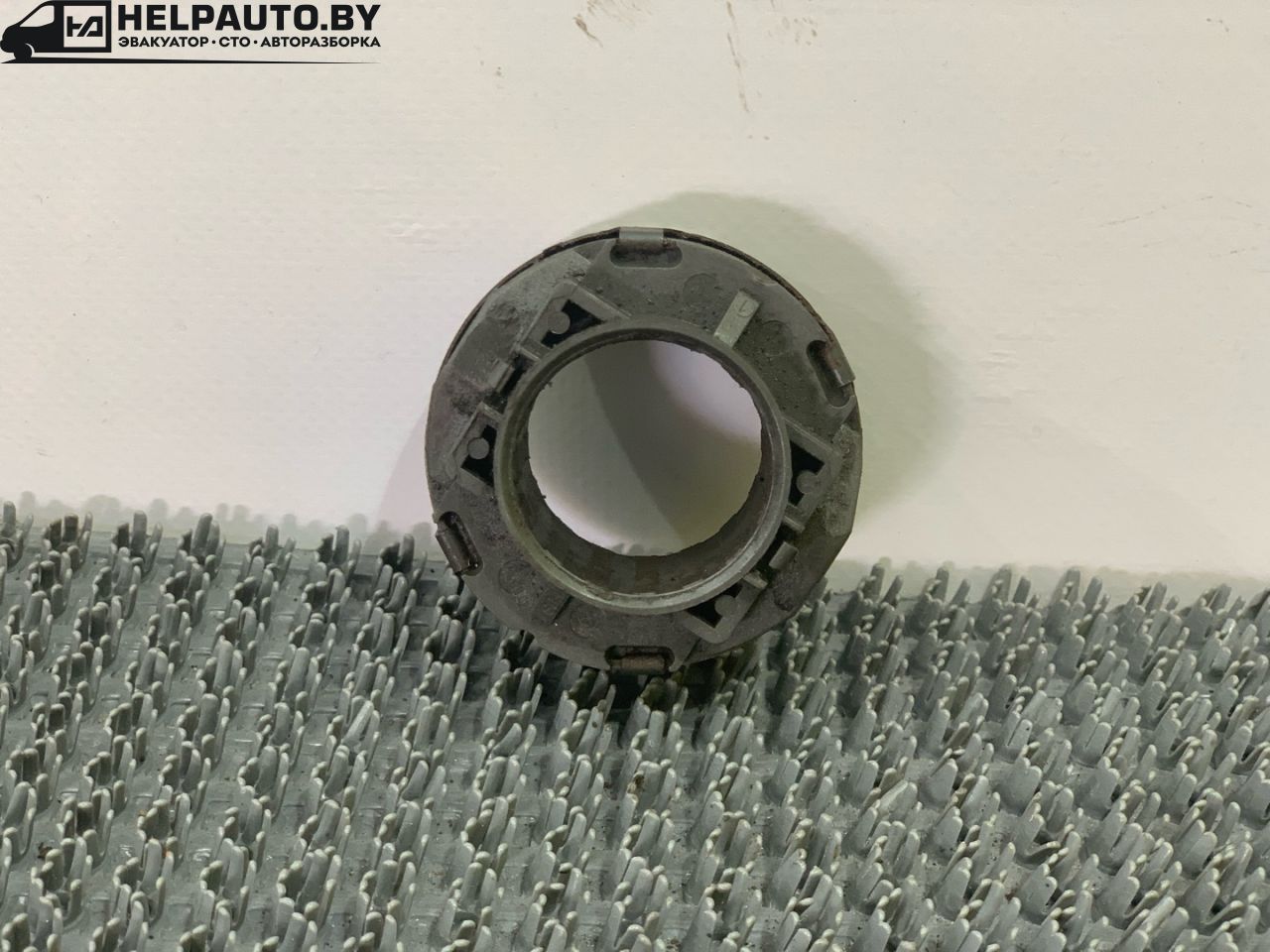 подшипник выжимной Audi 80 B3 89/B3 1991, 1.8 л., бензин, МКПП, серый, седан, передний привод - фото №1