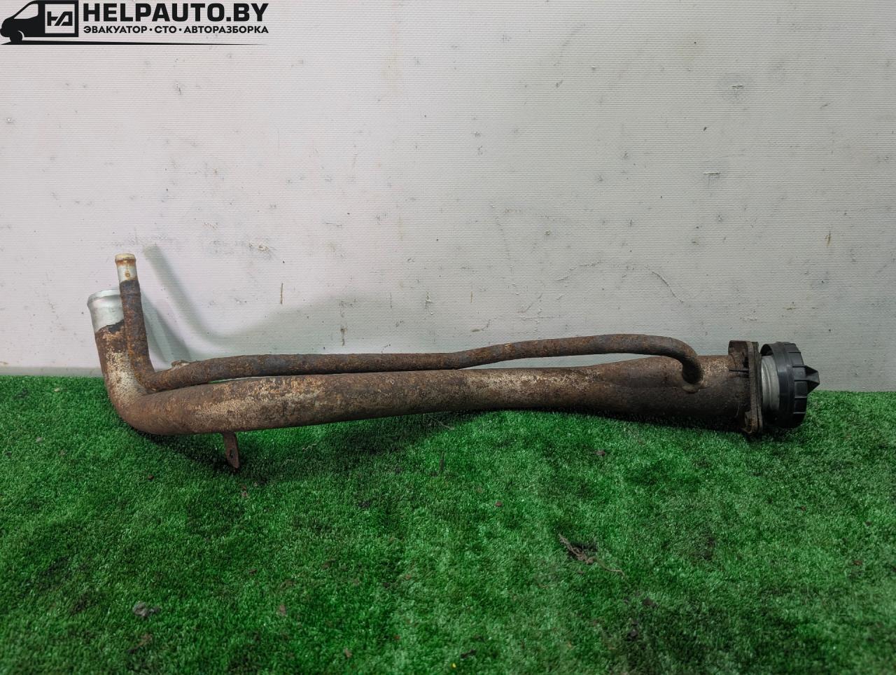 горловина топливного бака Hyundai Coupe RD 1997, 2.0 л., бензин, МКПП, серебристый, купе, передний привод - фото №1