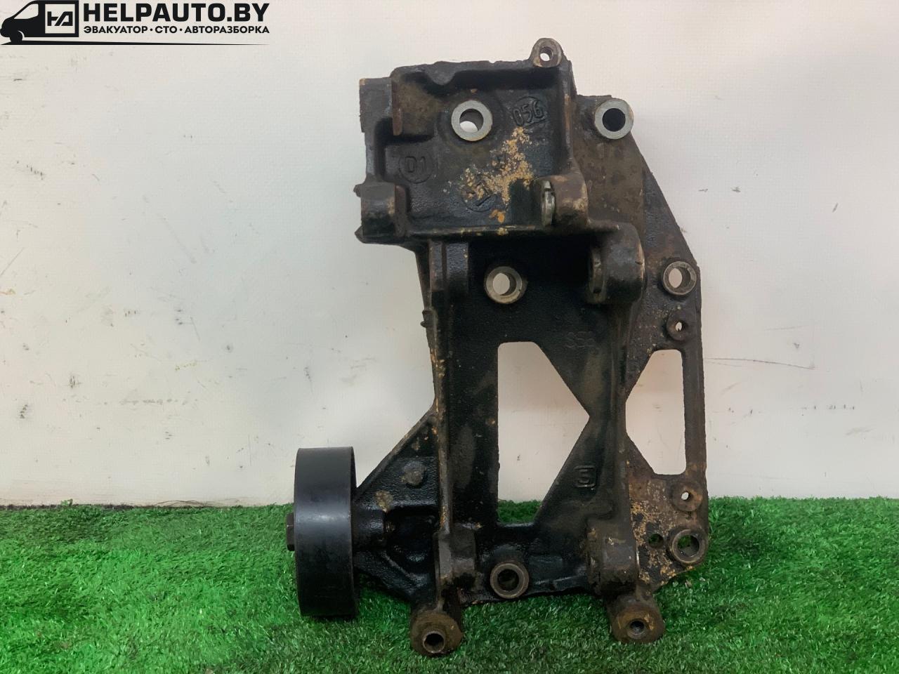 кронштейн генератора Citroen Xsara Picasso 1 поколение 2002, 2.0 л., бензин, МКПП, серый, передний привод - фото №1