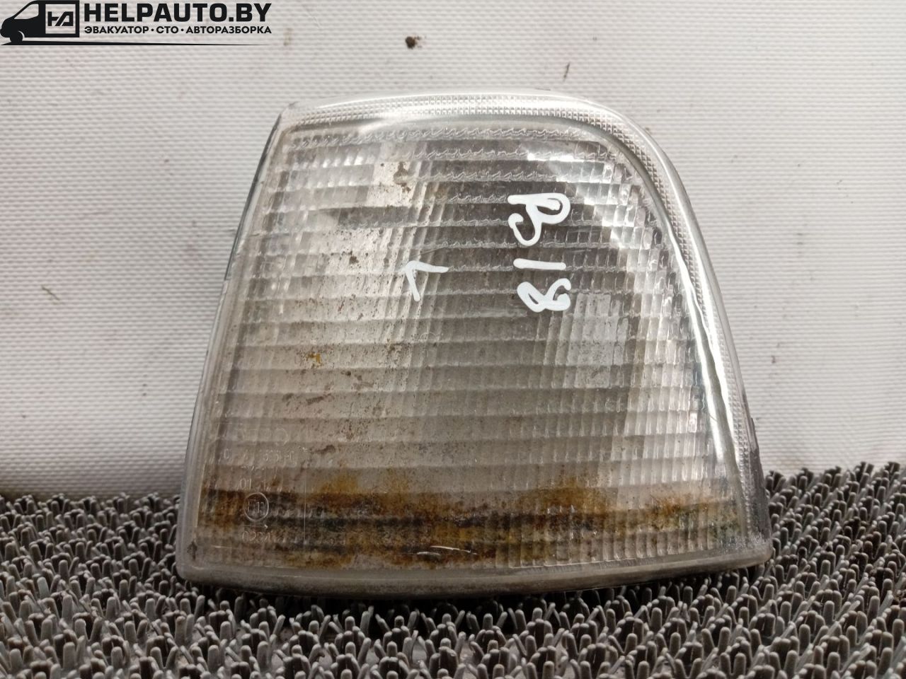 поворотник левый Audi 80 B3 89/B3 1991, 1.8 л., бензин, МКПП, серебристый, седан, передний привод, 014411505 - фото №1