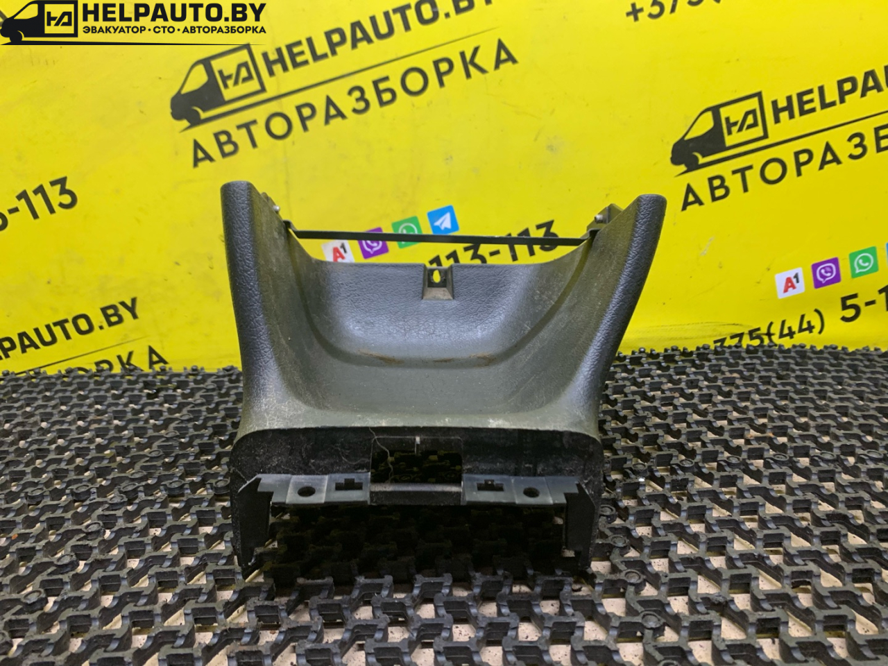 консоль салона SEAT Ibiza 2 поколение 1998, 1.6 л., ALM, бензин, 5МКПП, синий, хетчбэк 5 дв., передний привод - фото №1