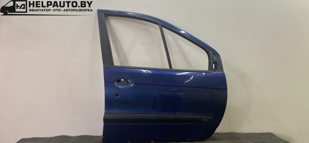 дверь передняя правая Renault Scenic 1 поколение 1998, 1.6 л., бензин, МКПП - фото №1