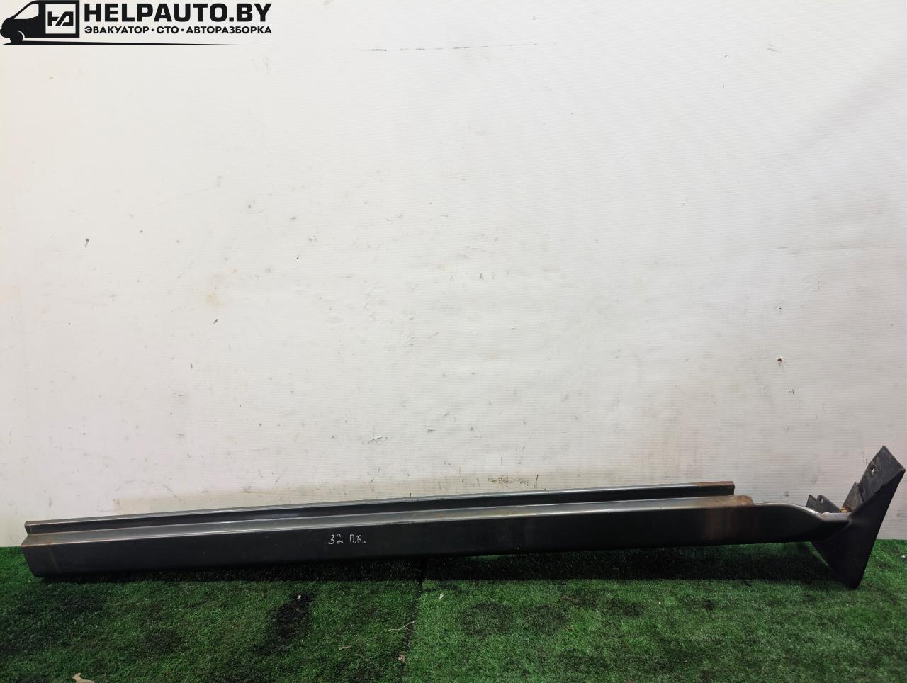 накладка на порог Kia Sorento 1 поколение 2006, 2.5 л., D4CB, дизель, МКПП, серебристый, внедорожник 5 дв., полный подключаемый привод, 87774-3E000 - фото №1