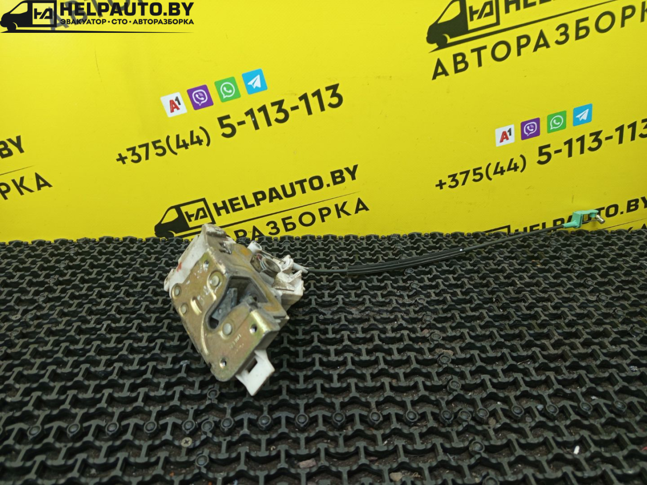 замок двери задней правой Ford Mondeo 2 поколение 1997, 2.0 л., бензин, МКПП, черный, универсал, передний привод - фото №1