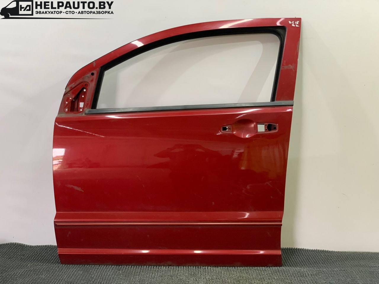 дверь передняя левая Dodge Caliber 1 поколение 2008, 1.8 л., бензин, МКПП, красный, хетчбэк 5 дв., передний привод - фото №1
