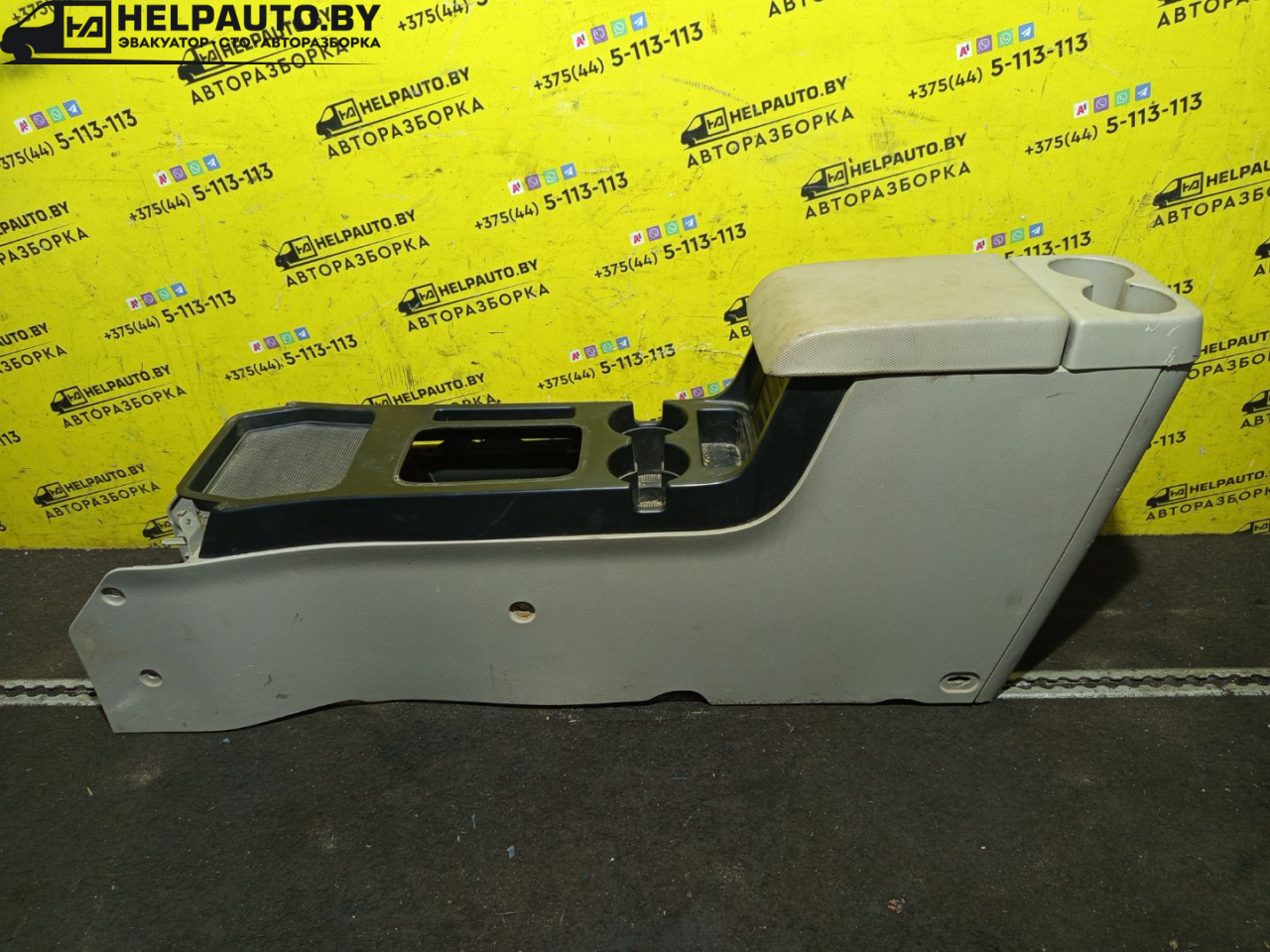 консоль салона Ford Escape 2 поколение R3 2009, 2.3 л., бензин, АКПП, синий, внедорожник 5 дв., передний привод - фото №1