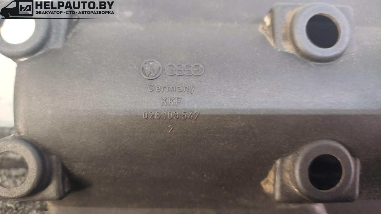 декоративная крышка двигателя Volkswagen Passat B3 1991, 1.8 л., бензин, МКПП, белый, седан, передний привод - фото №1