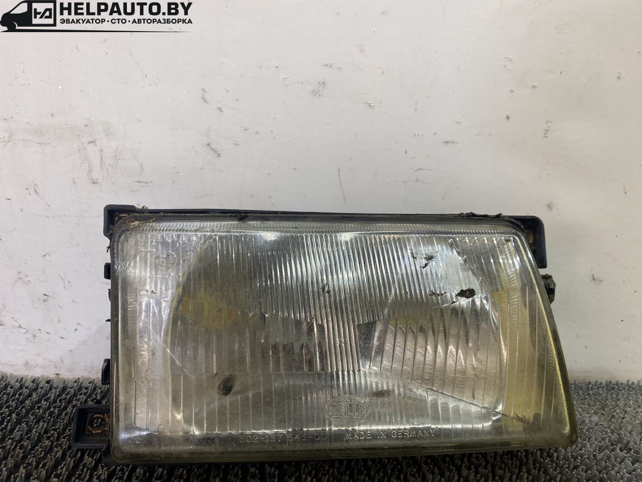 фара правая Volkswagen Polo 2 поколение 1990, 1.3 л., бензин, МКПП, синий, хетчбэк 3 дв., передний привод - фото №1
