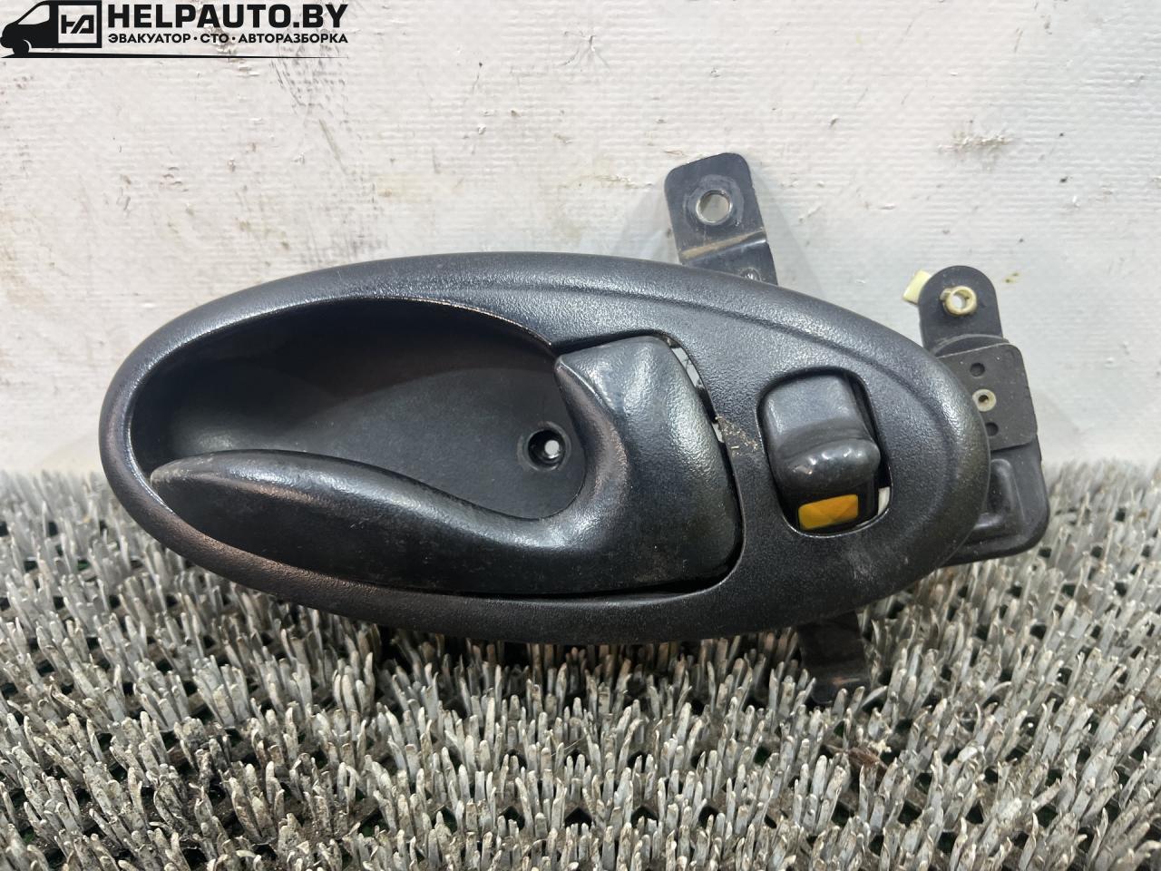 ручка внутренняя передняя правая Hyundai Coupe RD 1998, 2.0 л., бензин, МКПП, бордовый, купе, передний привод, 82621-27000 - фото №1
