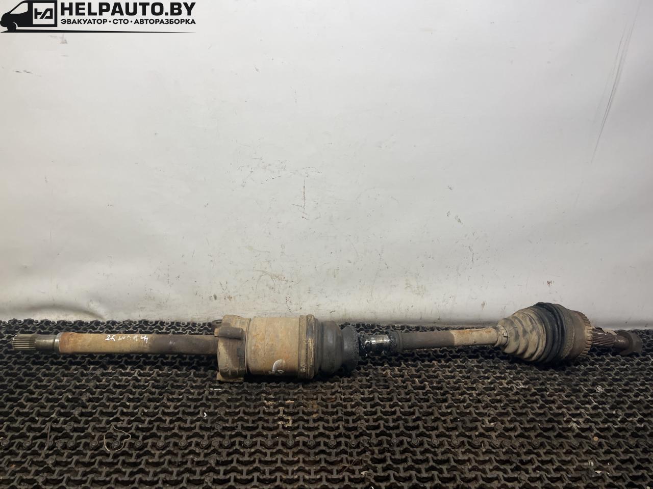 полуось передняя правая (приводной вал, ШРУС) Nissan Primera P10 1994, 1.6 л., бензин, МКПП, синий, седан - фото №1