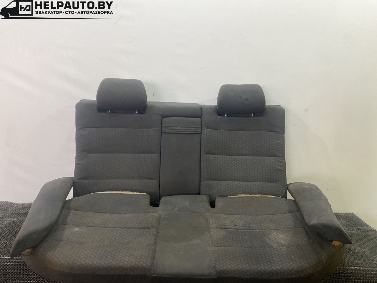 сиденье заднее Audi A4 B5 1999, 1.8 л., бензин, АКПП, черный, универсал, передний привод - фото №1