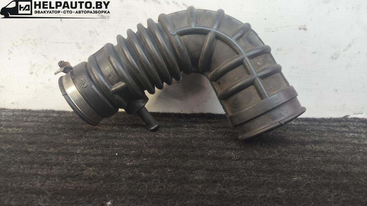 патрубок воздушного фильтра Daewoo Matiz M100 1999, 0.8 л., бензин, МКПП, серебристый, хетчбэк 5 дв., передний привод - фото №1