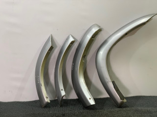 накладка колесной арки передняя левая Toyota RAV4 2 поколение (XA20) 2002, 2.0 л., дизель, МКПП, серебристый, седан