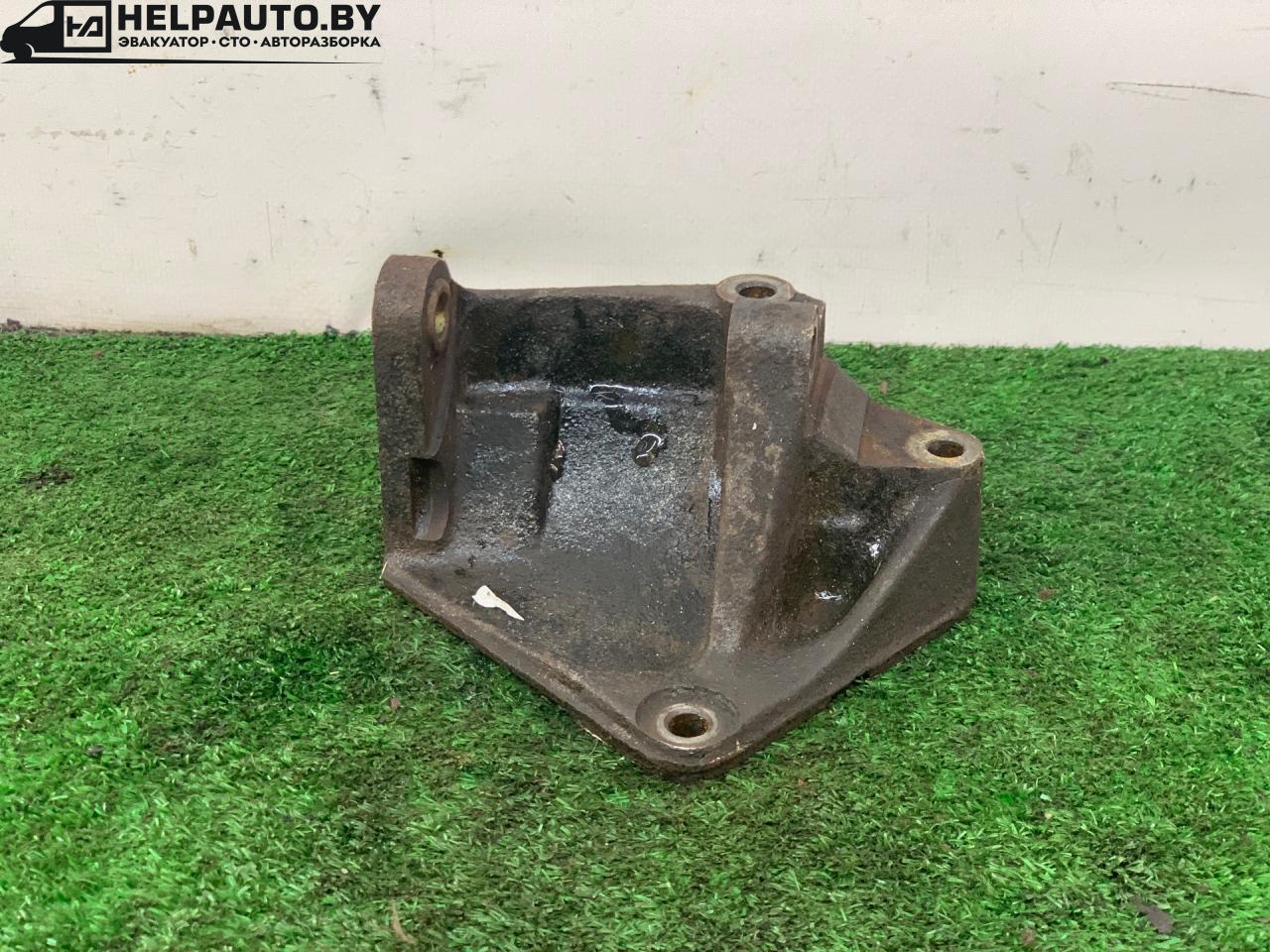 кронштейн двигателя Mazda 626 GE 1994, 1.8 л., FP, бензин, МКПП, бордовый, седан, передний привод - фото №1