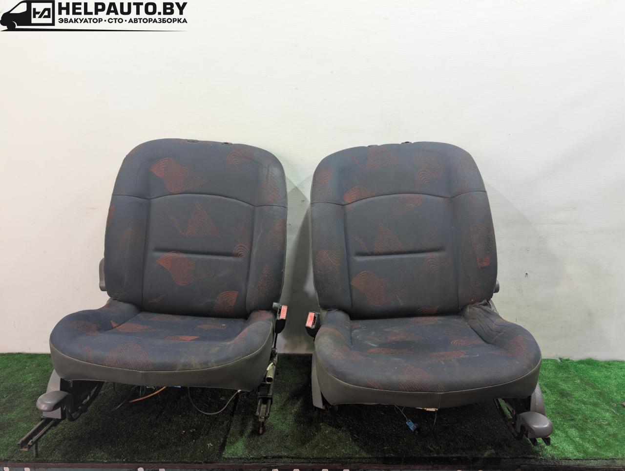 салон (комплект сидений) Renault Clio 2 поколение 2001, 1.9 л., дизель, МКПП, белый, внедорожник 3 дв., LIKVIDACIYA, SKLADA - фото №1
