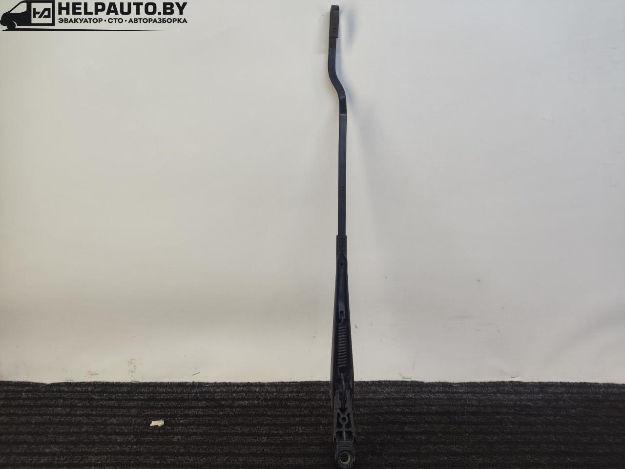 щеткодержатель (поводок стеклоочистителя, дворник) Volkswagen Passat B3 1991, 1.8 л., бензин, МКПП, белый, седан, передний привод - фото №1