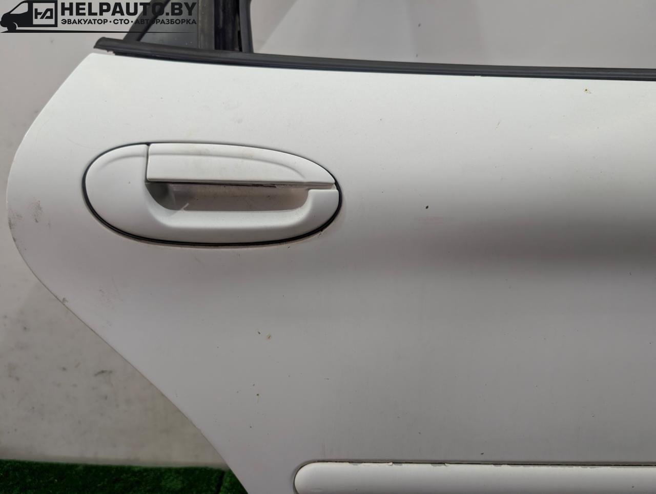 ручка наружная задняя правая Ford Taurus 4 поколение 2001, 3.0 л., бензин, АКПП, белый, седан, передний привод - фото №1