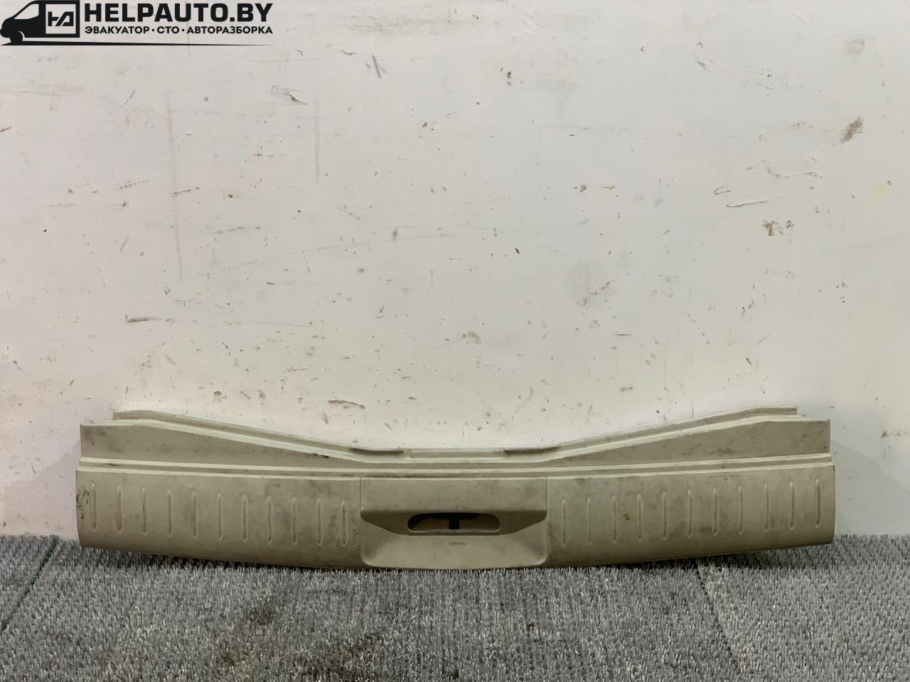 пластик Nissan Primera P12 2002, 2.2 л., дизель, универсал, передний привод - фото №1