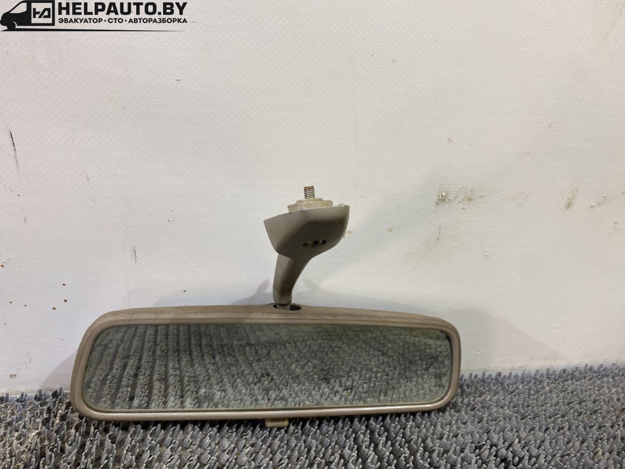 зеркало салона Nissan Bluebird T12/T72 1987, 2.0 л., бензин, МКПП, бордовый, хетчбэк 5 дв., передний привод - фото №1