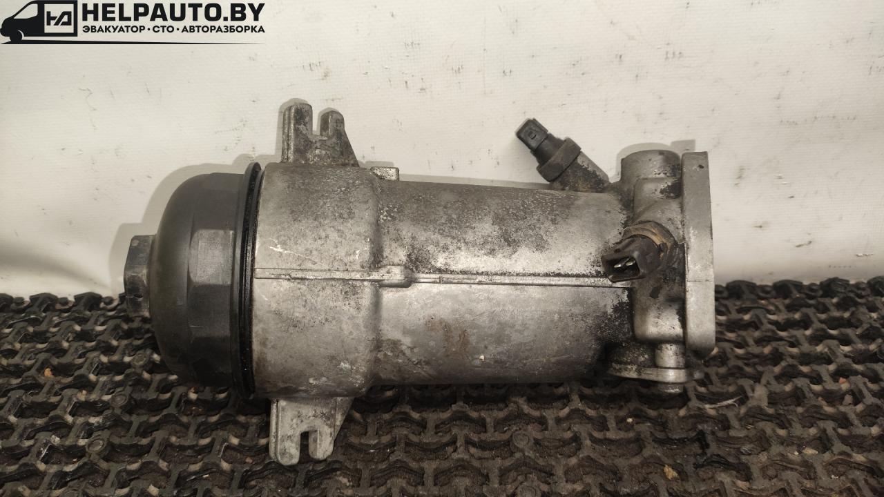 корпус масляного фильтра Opel Omega B 1997, 2.5 л., X 25 DT, дизель, МКПП, черный, универсал - фото №1