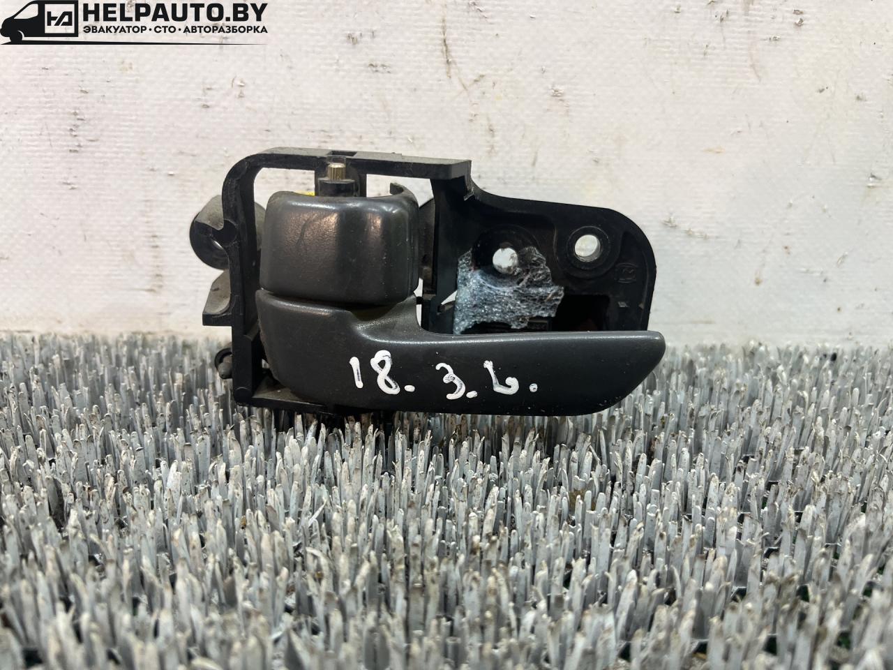 ручка внутренняя задняя левая Toyota Carina E 1 поколение T190 1995, 1.6 л., 4A-FE, бензин, МКПП, зелёный, хетчбэк 5 дв., передний привод - фото №1
