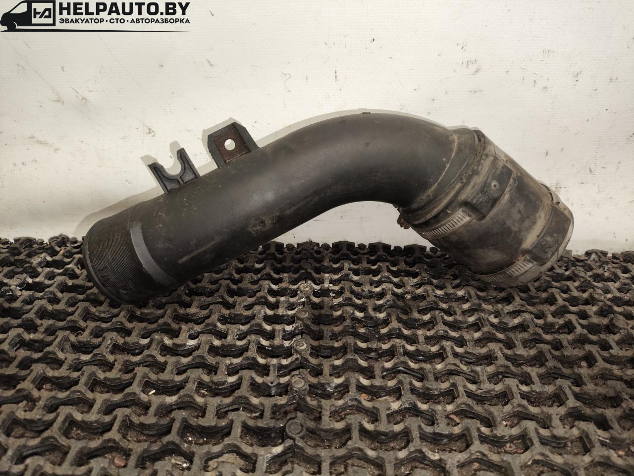 патрубок интеркулера Renault Scenic 1 поколение 1997, 1.9 л., F8Q 786, дизель, МКПП, серый, передний привод, 7700870752A - фото №1