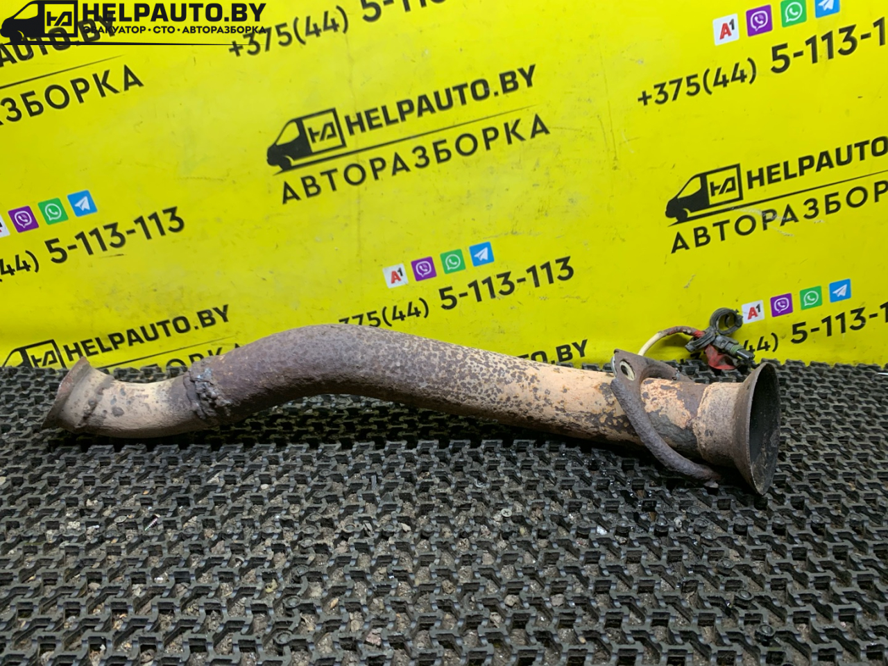 труба приемная глушителя Renault Laguna 1 поколение 1994, 2.0 л., F3R 200, бензин, МКПП, бордовый, хетчбэк 5 дв., передний привод - фото №1