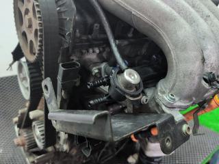 топливная рампа Volkswagen Jetta 4 поколение 2001, 2.0 л., AQY, бензин, МКПП, синий, седан, передний привод