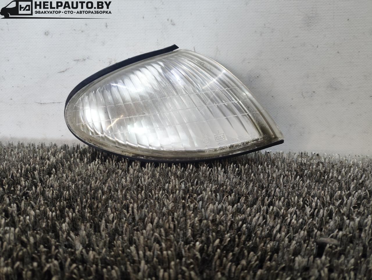 поворотник правый Hyundai Coupe RD 1997, 2.0 л., бензин, МКПП, серебристый, купе, передний привод, 92302-270 - фото №1