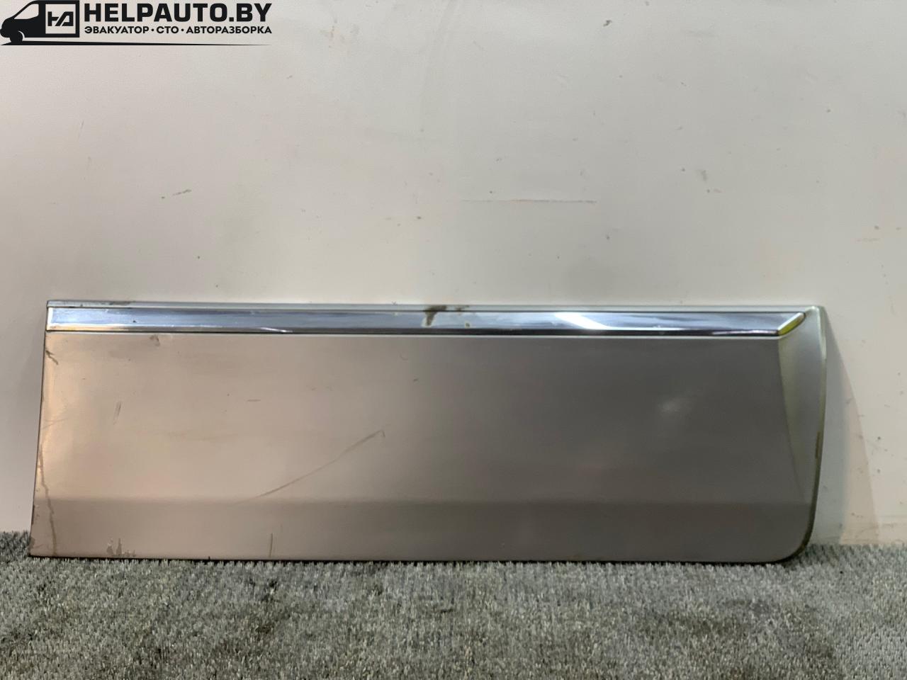 молдинг двери передней правой Hyundai Terracan 1 поколение 2003, 2.5 л., D4BH, дизель, АКПП, серебристый, внедорожник 5 дв., полный подключаемый привод, 87752-H1920 - фото №1