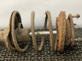 стойка передняя правая Mazda 626 3 поколение 1990, 1.8 л., бензин, МКПП, серый, седан, передний привод - фото №2