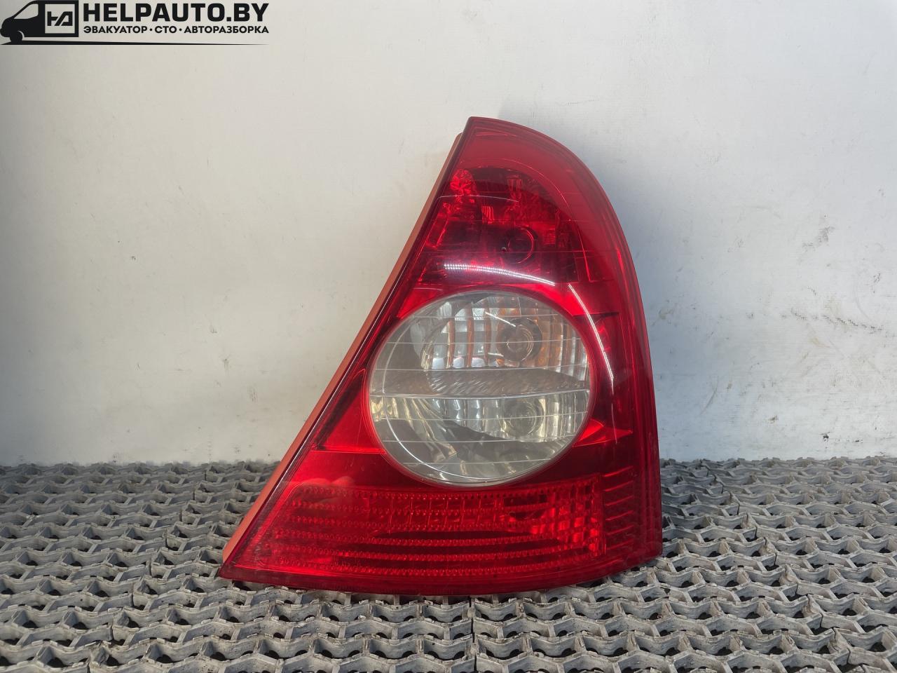 фонарь задний правый Renault Clio 2 поколение 2001, 1.9 л., дизель, МКПП, белый, внедорожник 3 дв. - фото №1