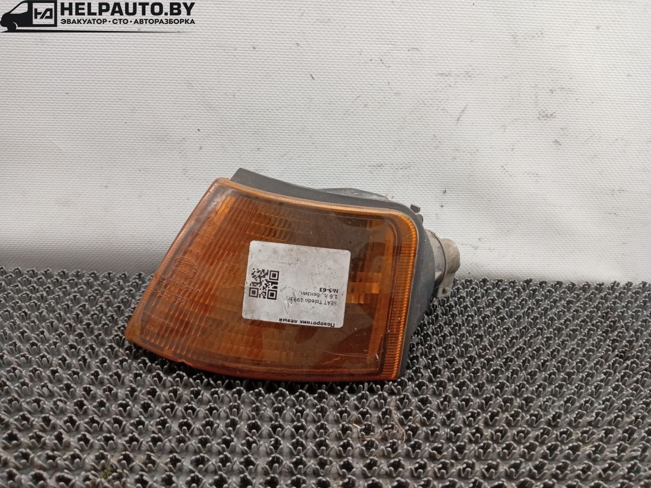 поворотник левый SEAT Toledo 1 поколение 1993, 1.6 л., бензин, МКПП, передний привод - фото №1