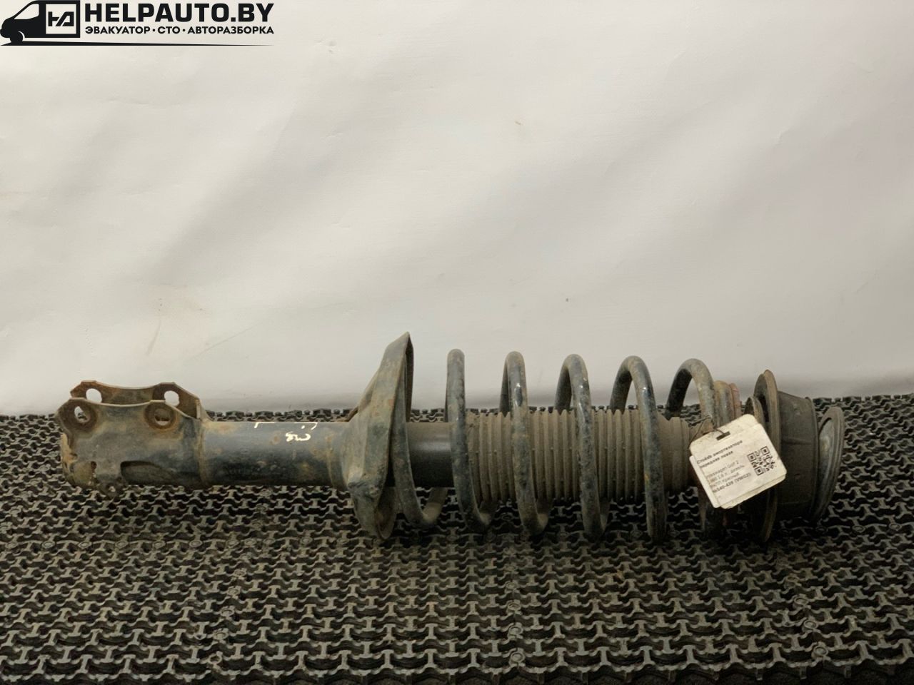 стойка передняя левая Volkswagen Golf 2 поколение 1990, 1.6 л., дизель, МКПП, красный, хетчбэк 5 дв., передний привод - фото №1