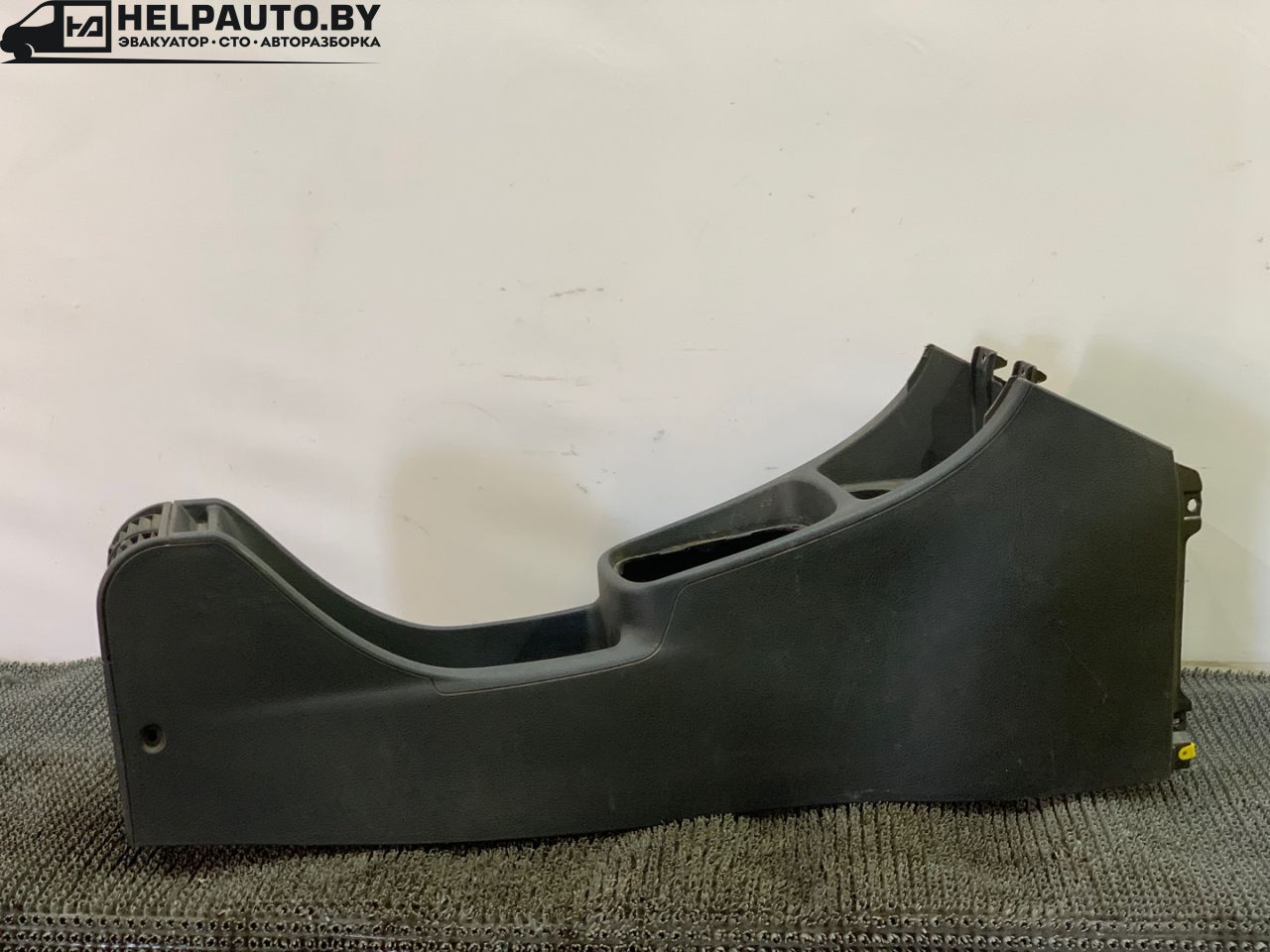 консоль салона Opel Zafira 1 поколение (A) 1999, 1.8 л., бензин, МКПП, серый, передний привод - фото №1