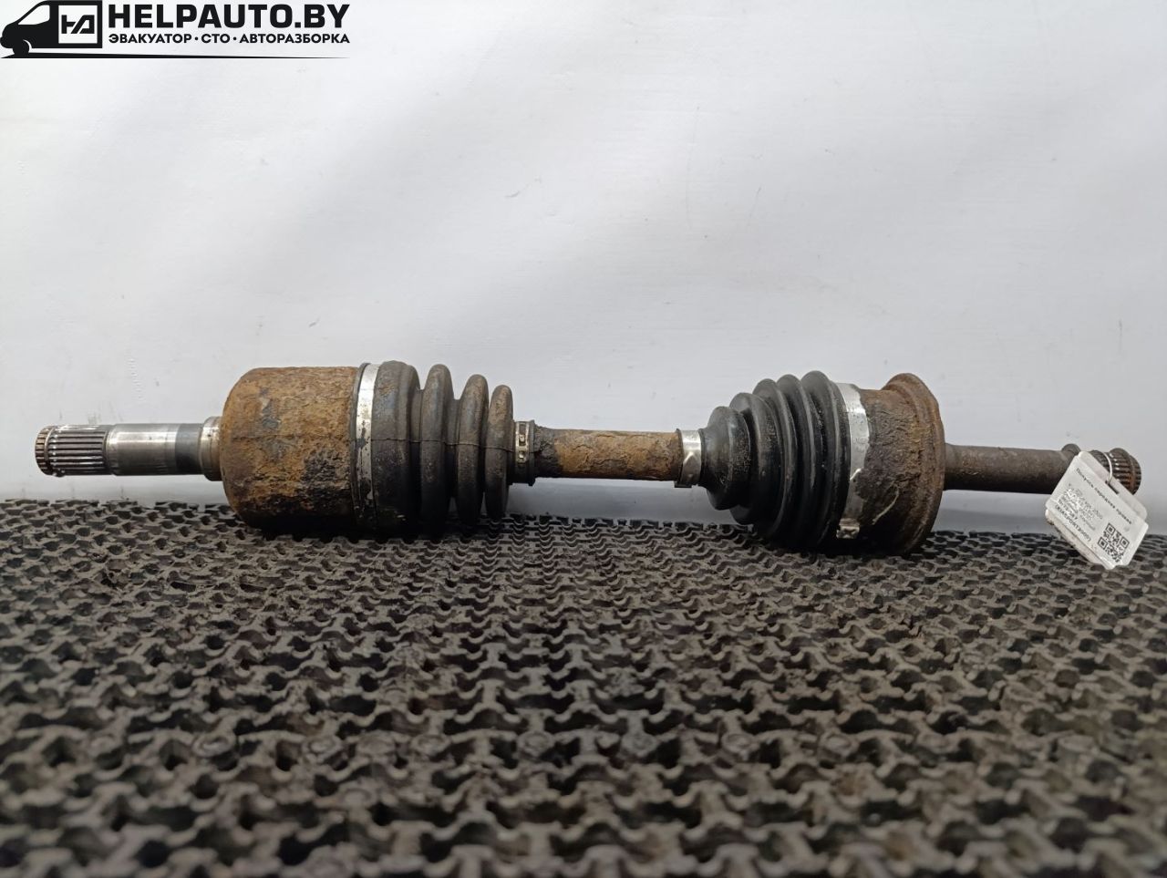 полуось передняя правая (приводной вал, ШРУС) Kia Sportage 1 поколение 2000, 2.0 л., FE (16V), бензин, МКПП, зеленый, полный подключаемый привод, правый руль - фото №1