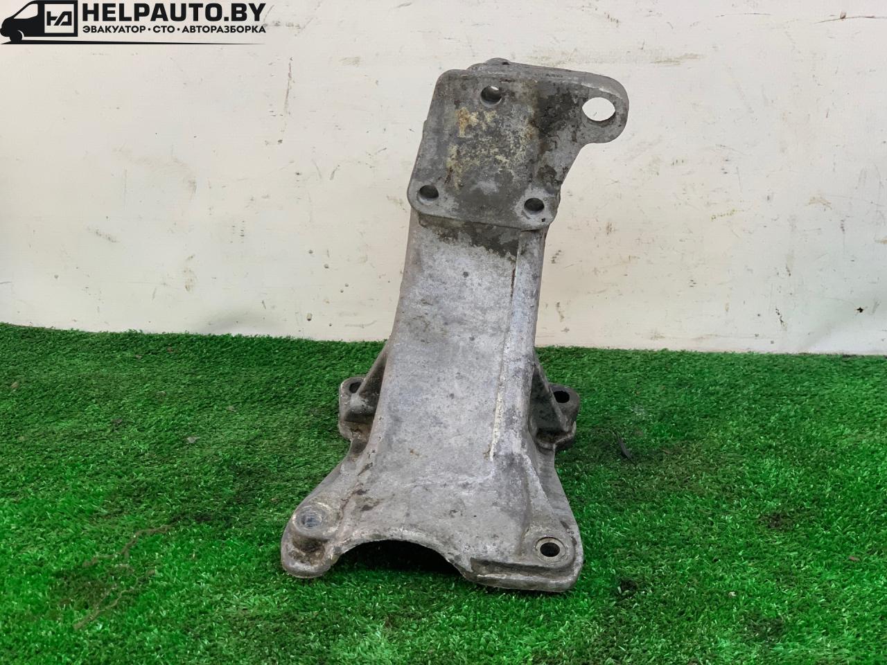 кронштейн двигателя Volkswagen Golf 2 поколение 1990, 1.6 л., дизель, МКПП, черный, хетчбэк 3 дв., передний привод, 191199354 - фото №1